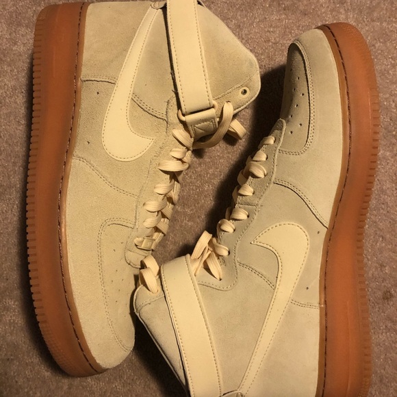 nike air force 1 07 lv8 suede mushroom
